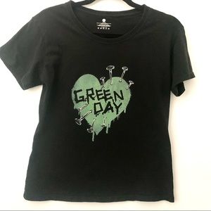 Green Day Nail Heart Short Sleeve Tshirt SZ L
